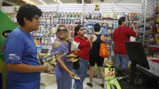 Con más de 15 expositores, se inauguró la “Feria de regreso a clases 2024”.