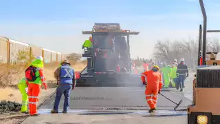 Campeche encabeza trabajos de mantenimiento vial en la región sureste