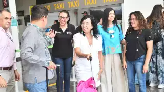 La directora del Dif estatal, acudió a recibir a Nuria Fernández