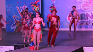 El escenario brilló con cada una de las presentaciones.