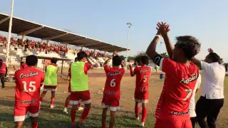 Con garra y penales, Corsarios se instala en los octavos de la Tercera División