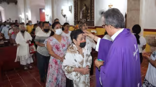 La parroquia de San Antonio de Padua en Hopelchén celebrará cinco misas por el Miércoles de Ceniza.