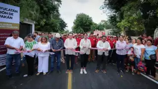 Joaquín Díaz Mena inaugura las nuevas calles en Tepakán del Plan Bienestar para Yucatán