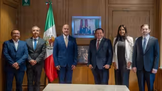 Joaquín Díaz Mena revisa con la SICT obras de infraestructura para Yucatán en 2026