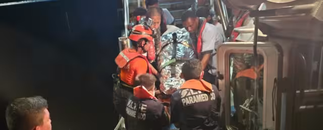 La mujer fue trasladada por la Novena Región Naval