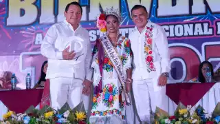 Huacho baila jarana en Temozón