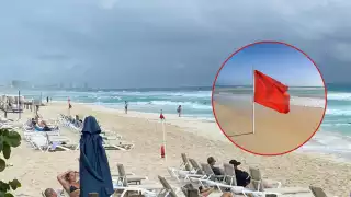 La bandera roja significa el acceso prohibido a una playa
