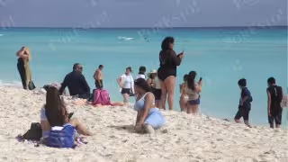 Familias y amigos disfrutaron de un mediodía soleado, con mar en calma