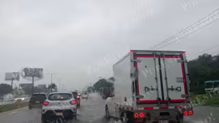 Las precipitaciones complicaron la circulación en distintos puntos de Cancún