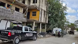 Pese a la llegada de los paramédicos al lugar, se confirmó que la persona ya no contaba con signos vitales.