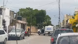 Un tercer sujeto presuntamente relacionado con el ataque logró escapar al internarse entre las calles aledañas,