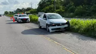 El conductor resultó ileso, mientras que el automóvil fue declarado como pérdida total