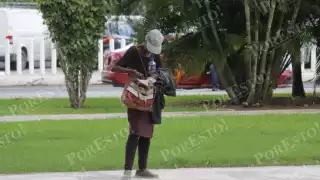 Casi un año viviendo en el aeropuerto de Cancún: Laure, la turista estadounidense sufre deterioro de su salud física y mental