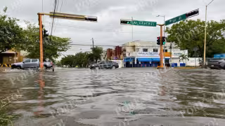 Las lluvias complicaron la circulación vehicular en distintos puntos de la ciudad