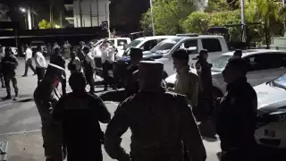 Convoy federal intercepta vehículo con arma calibre nueve milímetros en Guadalupe