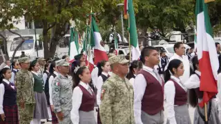 25 escoltas reciben lábaro patrio