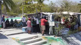 Operativos en el Malecón inquietan a pescadores; temen desalojo de sus casitas