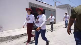 Jamile Moguel recorrió la colonia 20 de noviembre