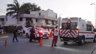 Un motociclista resultó lesionado tras ser atropellado en la avenida Adolfo Ruiz Cortines.