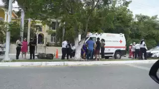 Un accidente automovilístico ocurrió este fin de semana cuando una motocicleta fue impactada por una camioneta en la Avenida Resurgimiento.