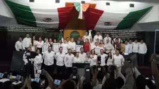 El Poder Legislativo del estado entregó el Premio “Al Mérito a la Enfermería Campechana 2025”.