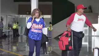 El aeropuerto de Campeche registró la llegada de varios aficionados escarlatas.