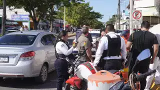 Un joven estudiante de enfermería fue atropellado por un conductor distraído en la avenida Patricio Trueba