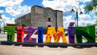 Vecinos del fraccionamiento Benito Juárez encuentran en la calle a un lomito herido con machete