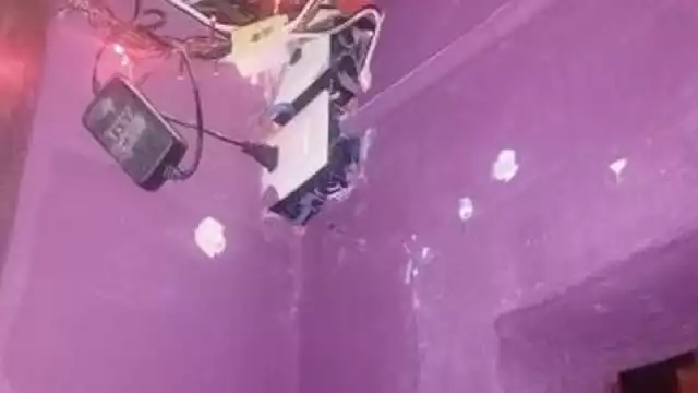 Las cámaras de vigilancia fueron afectadas por el misterioso sujeto.