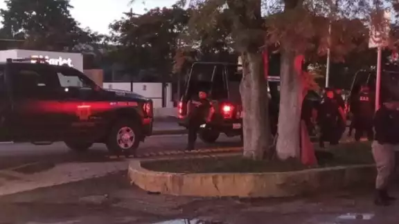 Policías iniciaron un operativo para detener a los involucrados