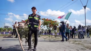 Policías de Cancún denuncian jornadas sin comida, agua ni descanso durante operativos