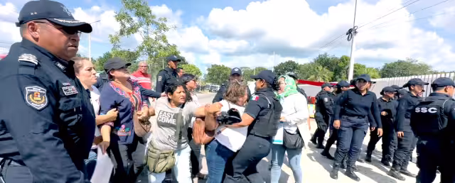 Activistas y ciudadanos recriminaron el excesivo uso de fuerza policial contra madres buscadoras