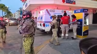 Al lugar llegaron policías, paramédicos y elementos del Ejército Mexicano.