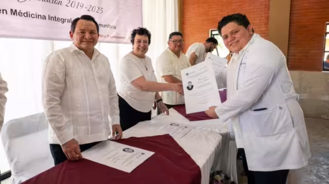 Egresan en Ticul primeras médicos y médicos de la Universidad para el Bienestar Benito Juárez García