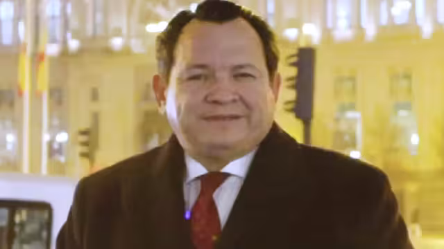 Gobernador Díaz Mena viajó a España para construir alianzas.