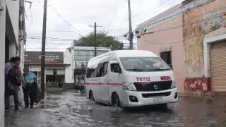 Hay severas inundaciones en calles de Mérida debido a las lluvias