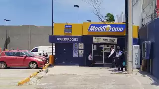  Hurtan expendio de cerveza en la madrugada; cámaras captan atraco   