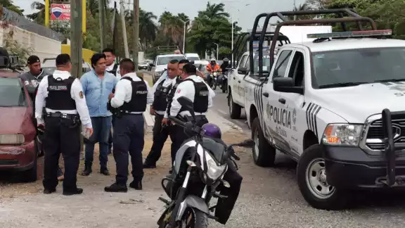 Revisión policial descarta arma y asegura motocicleta sin documentos válidos Revisión policial descarta arma y asegura motocicleta sin documentos válidos