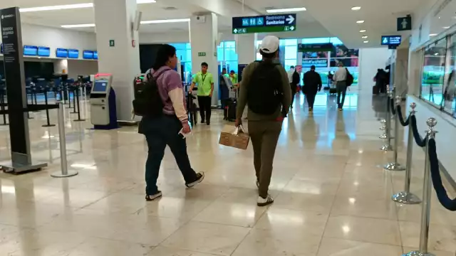 Hay regular afluencia de pasajeros en el aeropuerto de Mérida