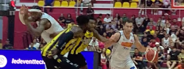 El Calor de Cancún ganó su primer partido en casa en la LNBP