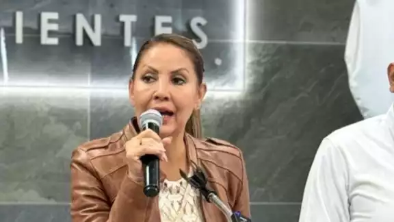 Senadora por Aguascalientes, María de Jesús Díaz Marmolejo Senadora por Aguascalientes, María de Jesús Díaz Marmolejo