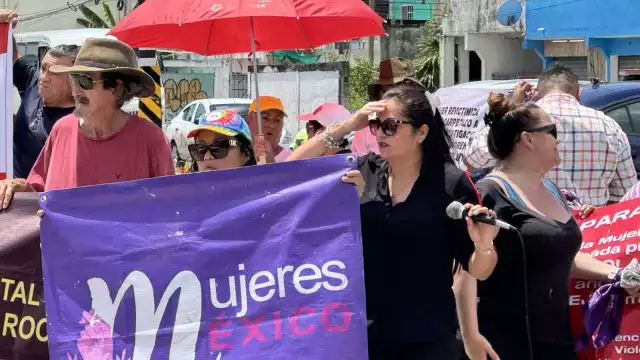 El ex diputado contrataba a mujeres líderes de colonias