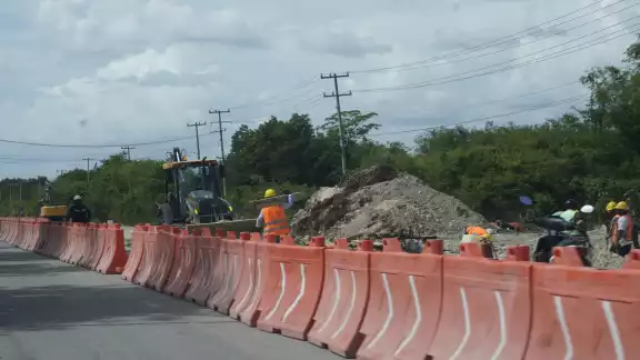 Las obras del Tren Ligero en la avenida Héroe de Nacozari requieren precaución y respeto a los límites de velocidad.
