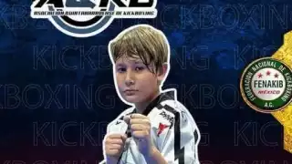 Gustavo Martínez, atleta cancunense, pasa a la sección nacional de kickboxing en Querétaro