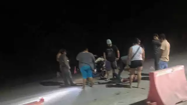 La mujer viajaba en su motocicleta cuando derrapó de la unidad cayendo al pavimento