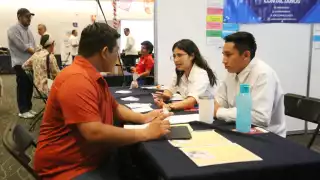Salarios de hasta 18 mil pesos y 450 vacantes para personas con discapacidad, en una feria