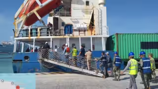 Semar y autoridades federales aseguran buque extranjero en el Puerto de Progreso