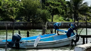 Pescadores de Carmen reclaman retraso en apoyos por veda