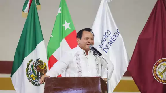 El Gobierno de Yucatán se compromete a ayudar a estudiantes de universidad El Gobierno de Yucatán se compromete a ayudar a estudiantes de universidad