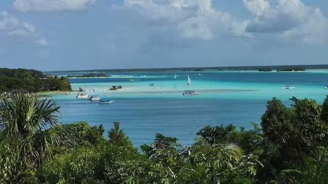 El viaje de Cancún a Bacalar supera las tres horas